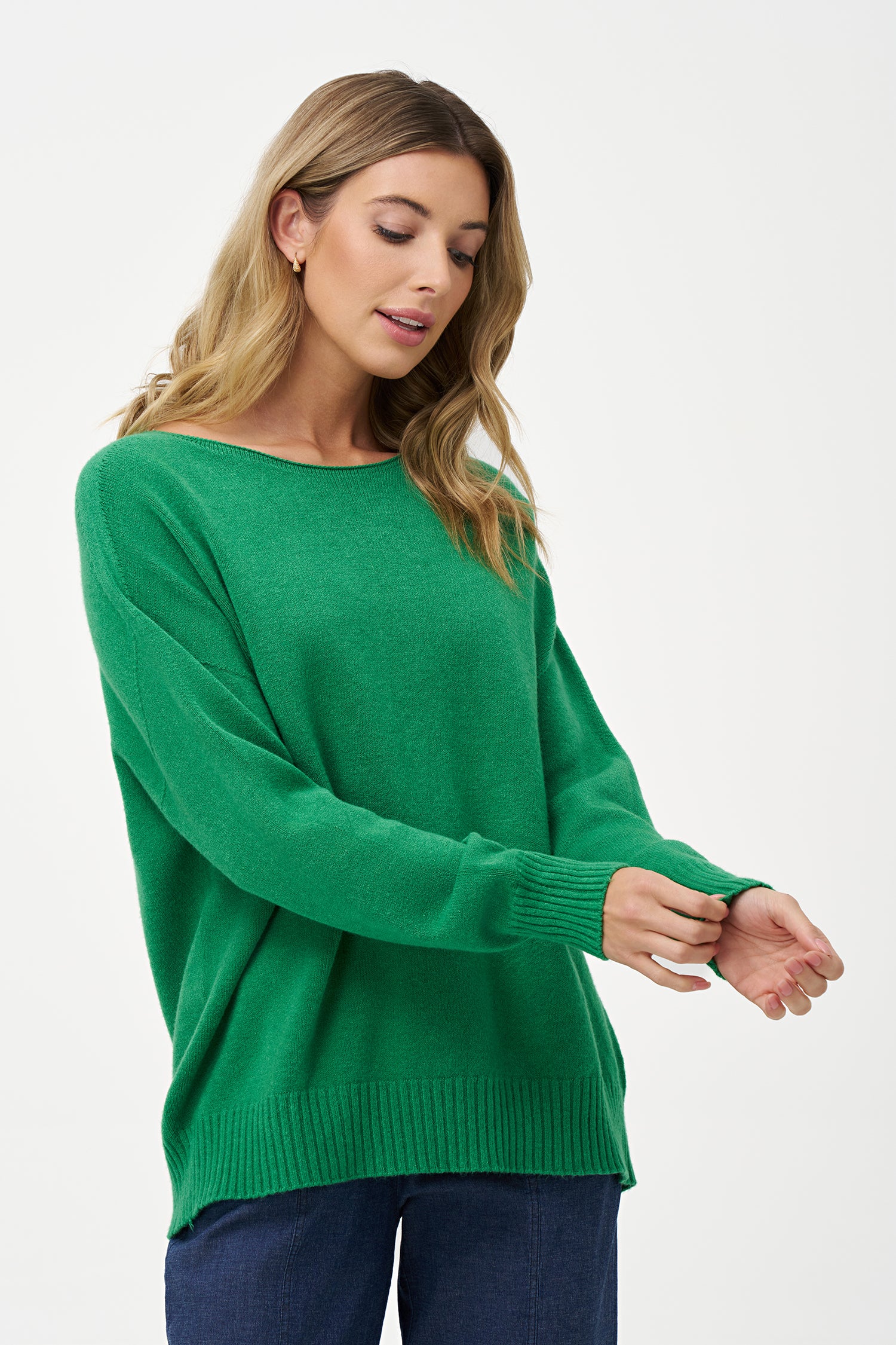 Green viscose blend sweater with long sleeves, round neckline and ribbed hem in a relaxed, comfortable silhouette