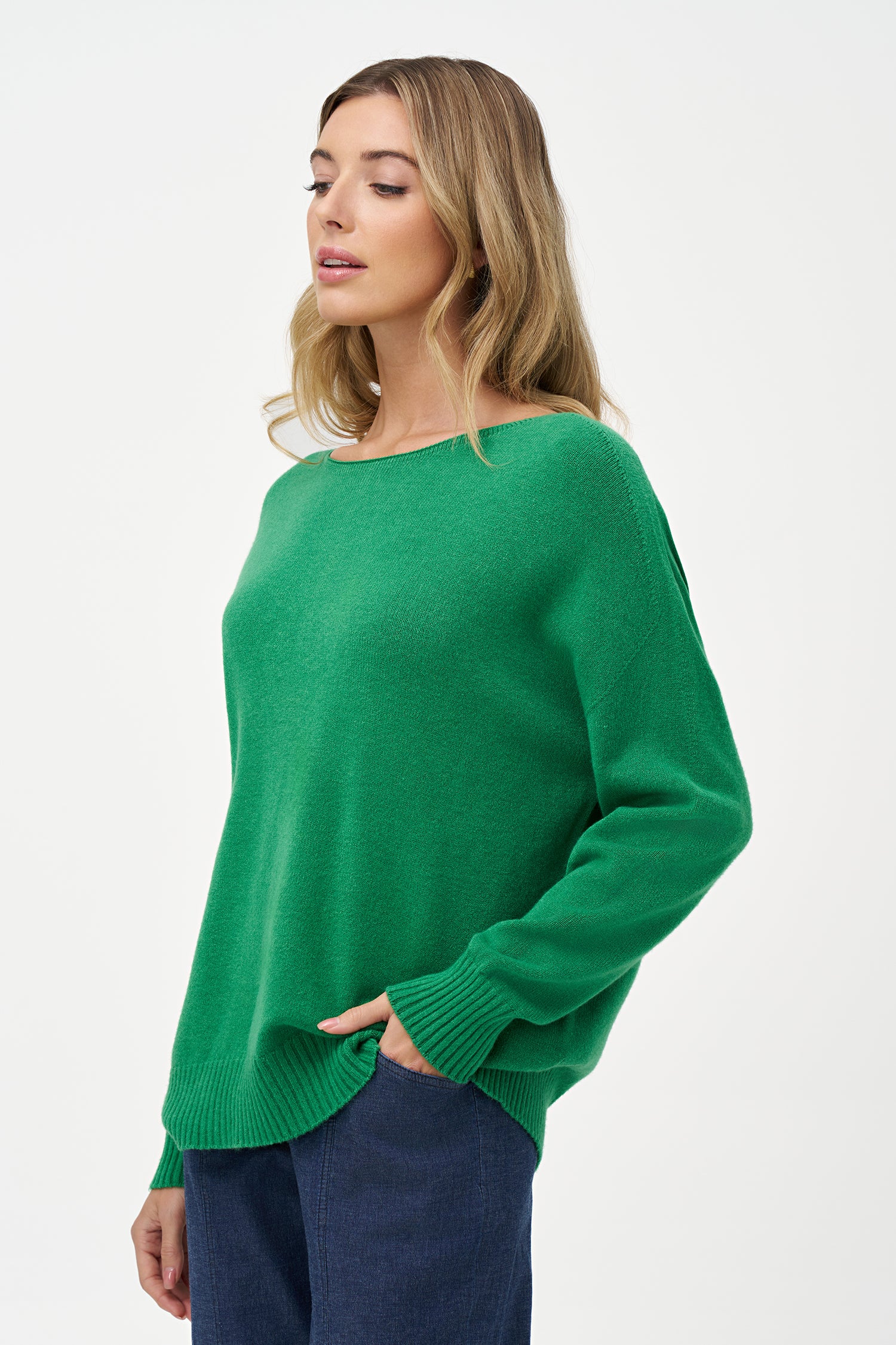 Green viscose blend sweater with long sleeves, round neckline and ribbed hem in a relaxed, comfortable silhouette